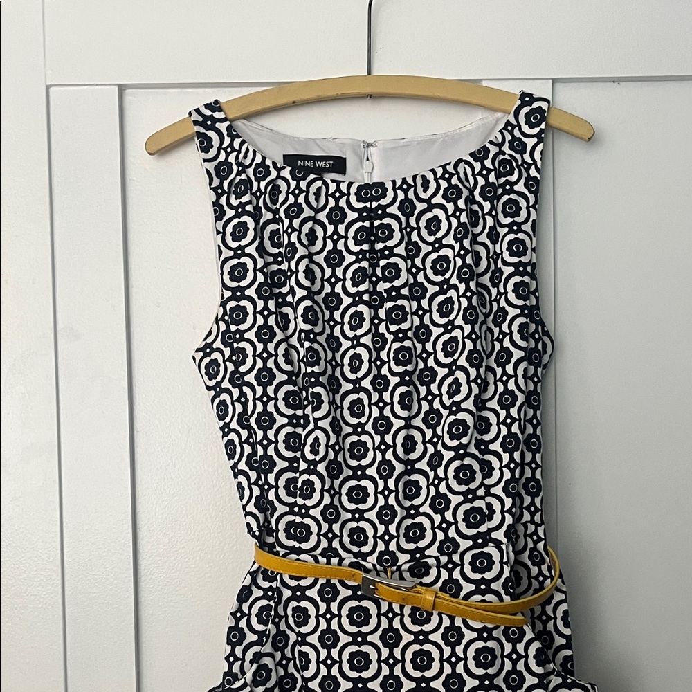 Nine West Navy and White Floral Dress with Yellow Accent Belt. Size 8.